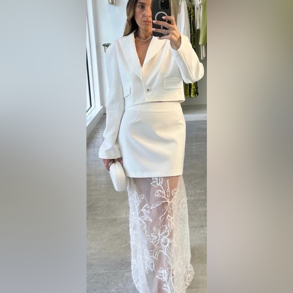 Dresses & Skirts - Chic White Lace Mini Skirt